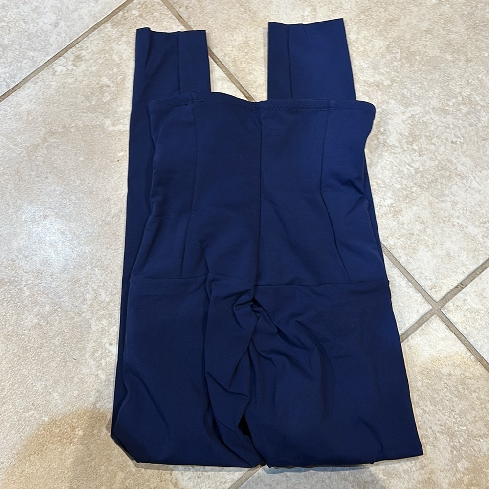 High-Waisted Navy Leggings - Picture 8 of 8